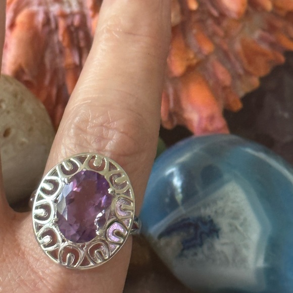 Stunning genuine amethyst sterling silver ring - Picture 5 of 9